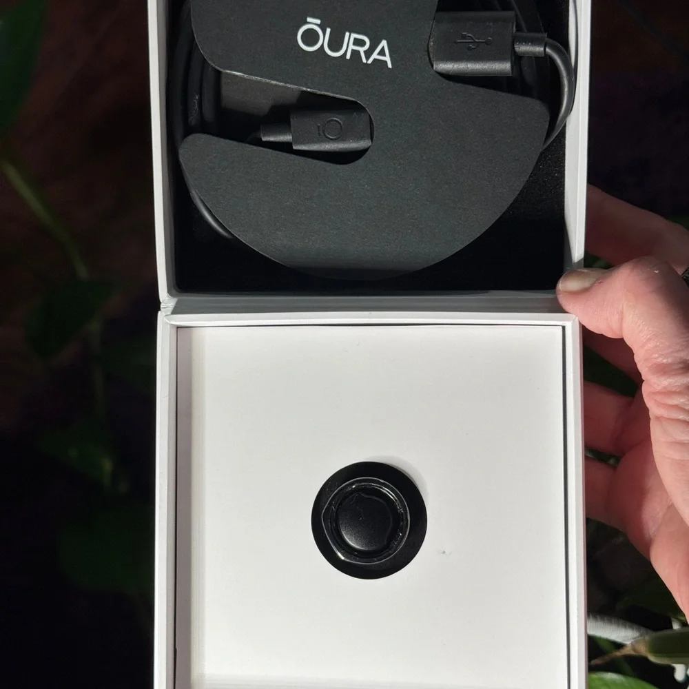 Black Smart Ring OURA HERITAGE GEN 3